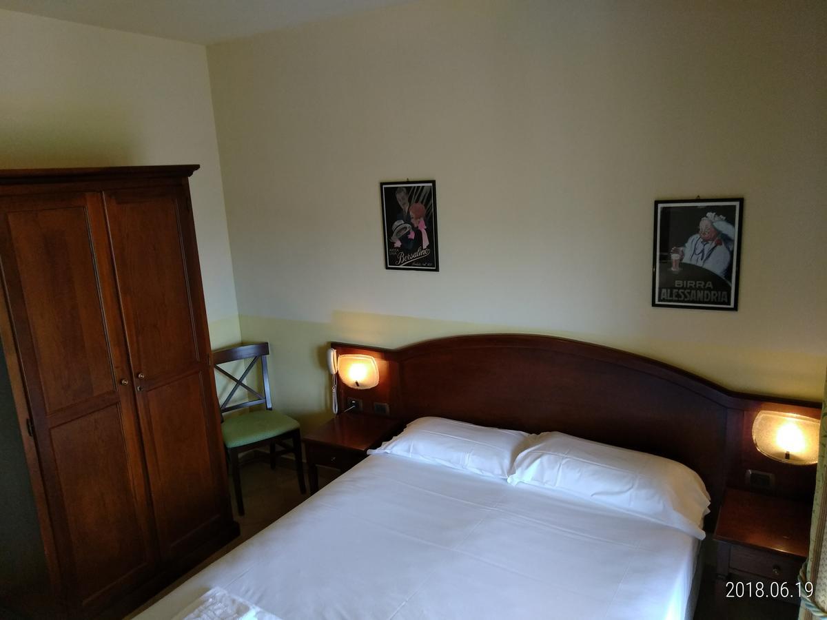 Hotel Belvedere Alice Bel Colle Eksteriør billede
